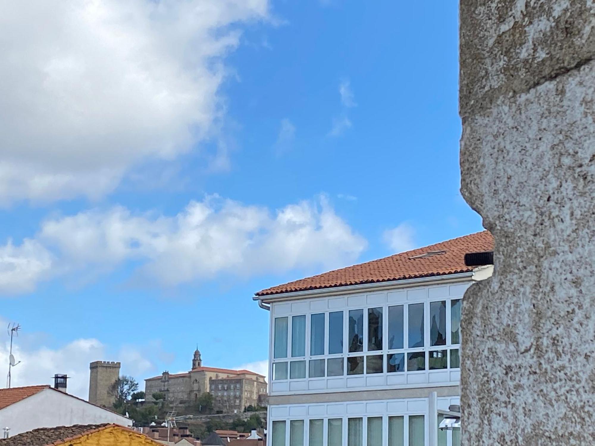 Campo De La Compania Apartment Monforte De Lemos Bagian luar foto